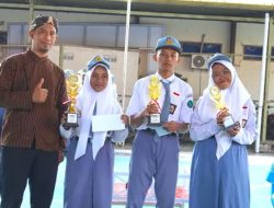 SMK Islamiyah Ciawi Rayakan Hari Guru dengan Upacara Bendera yang Khidmat