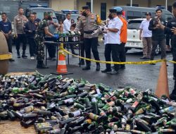 Hadapi Natal dan Tahun Baru, Polres Tasikmalaya Musnahkan Ribuan Miras Ilegal