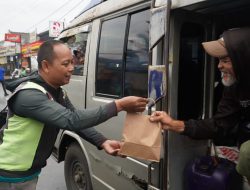 Polres Tasikmalaya Gandeng Ojol Tebar Takjil, Pererat Silaturahmi di Bulan Ramadhan