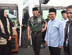 Ngabuburit Bareng Anak Yatim di Makodim 0612 Tasikmalaya, H Aslim Serahkan Santunan