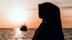 Perempuan dalam Naungan Syari’at bukan Komoditas Pasar