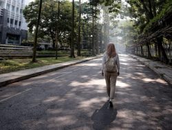 Di Antara Banyak Pilihan, Kita Belajar Menentukan Arah