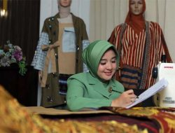 Ny. Almira Try Suhandy MS: Menenun Kreativitas, Merajut Dedikasi dalam Harmoni Estetika