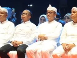 Bupati Tasikmalaya Sambut Mahkota Binokasih di Kirab Budaya Nyukcruk Galur Galunggung