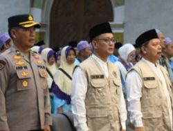 Bupati Tasikmalaya Lepas 438 Calon Haji Kloter 11 KJT, Doakan Jadi Haji Mabrur