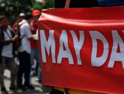 May Day, Saat Peran Dibalik, Siapa Yang Gemetar?