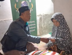 Empat Tahun Hidup dalam Gelap, Mak Engkon Terharu Terima Bantuan dari Yayasan Padi