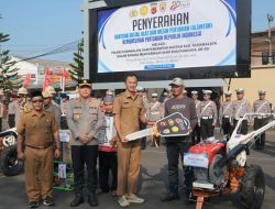 Tingkatkan Produktivitas Pertanian, Polres Tasikmalaya Beri Bantuan Traktor hingga Pompa Air