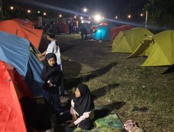 Tak Perlu Liburan Jauh, Warga Perum PSSI Sulap Lapangan Jadi Arena Kemping Keluarga