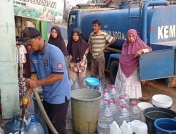 FK Tagana Salurkan Air Bersih untuk Warga Terdampak Kekeringan di Tanjungjaya
