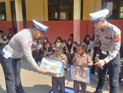 Satlantas Polres Tasikmalaya Tanamkan Budaya Tertib Lalu Lintas kepada Siswa Sekolah Dasar