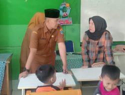 Semangat Belajar Tak Surut, Malik Terima Bantuan Kursi Roda dari Disdik Kota Tasikmalaya