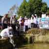 Satlantas Polres Tasikmalaya Salurkan Kambing hingga Benih Ikan, Dorong Ketahanan Pangan Berbasis Pesantren