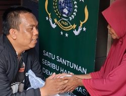Ditengah Keterbatasan, Save Jompo Yayasan Padi Hadir Ringankan Beban Mak Ilah
