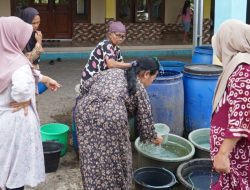 Dampak Kemarau Meluas, Polres Tasikmalaya Salurkan 5.000 Liter Air Bersih untuk Warga Mangunreja
