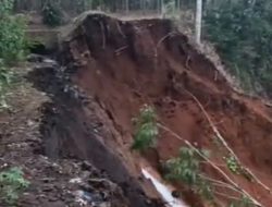 Irigasi Cibiuk Putus Diterjang Longsor, Rumah Warga Salawu Tasikmalaya Terancam