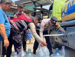 Warga Curhat Kekurangan Air Saat Ngariung, Besoknya Polisi Datang Bawa Tangki