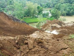 Hujan Picu Longsor di Sejumlah Wilayah Kabupaten Tasikmalaya